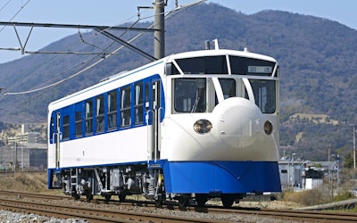 The Nostalgic First-Generation Shinkansen Is Back in Shikoku! Its Adorable Appearance Captures the Hearts of Kids and Old Railroad Fans Alike!