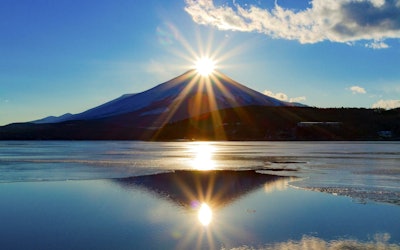 縁起の良い初日の出動画「ダイヤモンド富士」を見るなら山中湖がおすすめ！ 富士山の頂から輝く朝日は崇高な美しさ