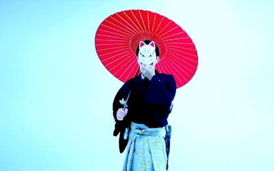 “手妻・和妻”自江户时代发展至今，是日本独有的传统魔术！在注重形式美感的日本特色的基础上，可欣赏到新型日式魔术表演！