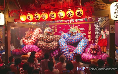 Experience the World of the Gods During the Traditional Arts Performance "Iwami Kagura Orochi", Held in Shimane Prefecture! Don't Miss the Exciting Rampage of the Colorful Giant "Orochi" on Stage!