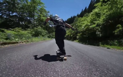 Flying Through the Mountain Pass! Experience Longboarding in Niigata Yuzawa, a Popular Spot for Longboarding Enthusiasts!