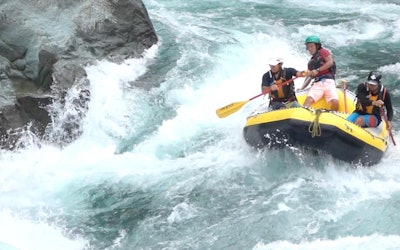 Enjoy a Powerful Rafting Trip on Tokushima Prefecture's Yoshino River in Central Shikoku! Experience an Exhilarating Whitewater Adventure in This Video!