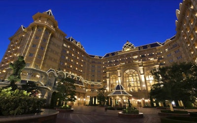 Enjoy a Full Day of Dreams and Magic at the Tokyo Disneyland Hotel! This Is a Hotel That You'll Remember for a Lifetime!