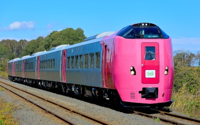 The "Hamanasu," With Its Lovely Pink Body, Is Now in Hokkaido! The Remarkable New Train, Built To Commemorate the 140th Anniversary of the Opening of Hokkaido's Railroads, Is Equipped With All the Latest Technology!