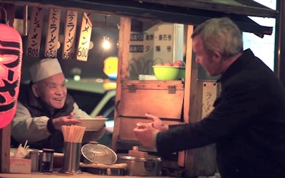 Delicious Ramen From a Ramen Cart Full of Smiling Faces! The Secret Behind the Traditional Taste That Captivates So Many People...
