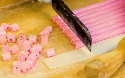This Long-Established Candy Store Has Been Located in "Candy Alley" in Kawagoe, Saitama, for 100 Years. How to Make the "Kumiame Sakura Stick" by Tamariki Seika