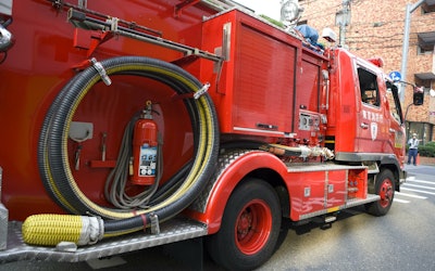 Japan's Firetrucks Know How to Put Out a Fire! How Japan's Pump Trucks Fight Fire!