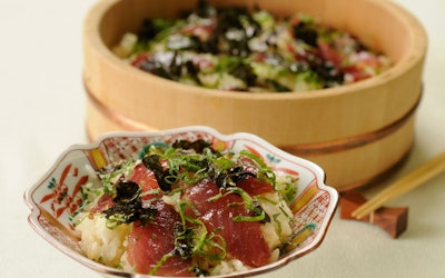 TEKONE寿司是代表三重县的当地美食！可充分享受鲜鱼美味且富有历史的料理，是一生要来吃一次看看的顶级餐点！