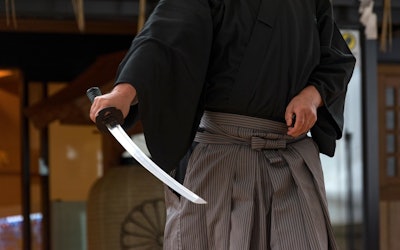 现代武士使用日本刀斩断的武术备受瞩目！拔刀术是源自于日本古代的一种传统武术