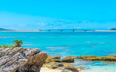 Spend the Holidays in a Resort Atmosphere With the Crystal Clear Waters of Iheya Island, Okinawa! The Beautiful Blue Sea Is Called "Iheya Blue"!
