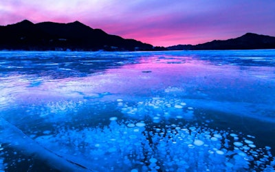 Discover the Amazing Ice Bubbles at Lake Nukabira! Sightseeing Information for the Fantastical Lake in Hokkaido, Japan!