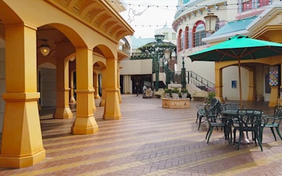 Ikspiari - The Place for Shopping and Gourmet Food at Tokyo Disney Resort! Experience the Shopping Center of Your Dreams!