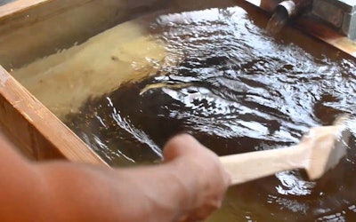 Nothing Beats the Warmth of Japanese Cypress Bath! A Video to Experience a Cypress Bath!