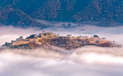 Behold the Mesmerizing Scenery of Takeda Castle, Hidden in a Sea of Clouds in Asago, Hyogo! Called the "Machu Picchu of Japan" and "Castle in the Sky," Takeda Castle Attracts Thousands of Tourists From All Over the World!