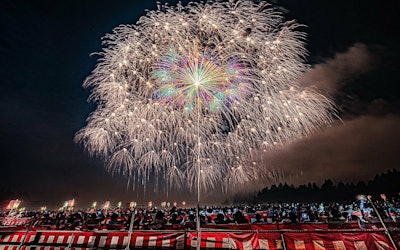 The Katakai Fireworks Festival - The Most Famous Fireworks Display in Japan! The Fireworks Are So Overwhelmingly Powerful That They Shake the Ground!