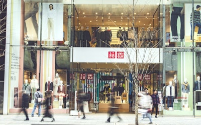 UNIQLO Ginza, the Largest UNIQLO in the World, Opened in 2012 in Chuo City, Tokyo! A Look at the Wide Selection of Apparel Available at the Popular Clothing Retailer!