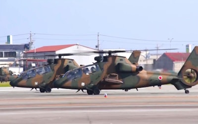 Enjoy the Spectacular Flight of the First Domestically Produced Helicopter of the JSDF! The Somersaults and Sharp Turns Shown at the Akeno Garrison Air Festival Are Spectacular!