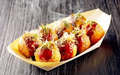 Tantalize Your Taste Buds With Takoyaki, the Fast Food of the Common People of Japan! A Look at How the Delicious Food Stall Snack Is Made!