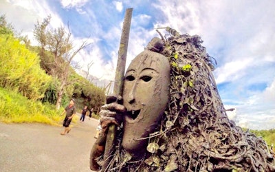 参加すると泥まみれ！？沖縄県宮古島の奇祭「島尻パーントゥ」が怖すぎた！変装した神から笑顔で逃げる南の島で感じる奇妙な文化を体感！