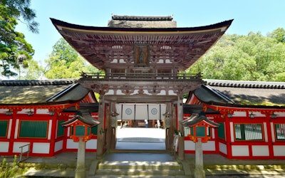 Isonokami Shrine – The Oldest Shrine in Japan. Discover Sacred Swords, and Ancient Amulets at This Shrine Surrounded by a Divine Forest in Kanagawa Prefecture