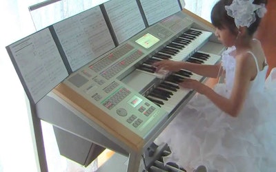 This Popular Video With 5 Million Views Is Like a Scene From a Movie! Watch as This Young Girl Plays a High Quality Performance of the Back to the Future Theme Song on Her Electone!