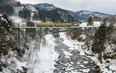 Visit Scenic Spots in Toyama Prefecture on the Tateyama Line Train in Winter! The Age-Old Traditions and Beautiful Silver World Will Be Etched in Your Memory for a Lifetime!