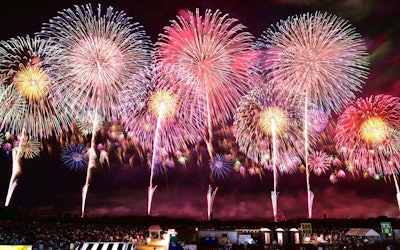 The Sakata Fireworks Show of Yamagata Prefecture - One of the Largest Fireworks Shows in Tohoku, With a Total of More Than 12,000 Fireworks! The Grand Finale Is a Sight To Behold!