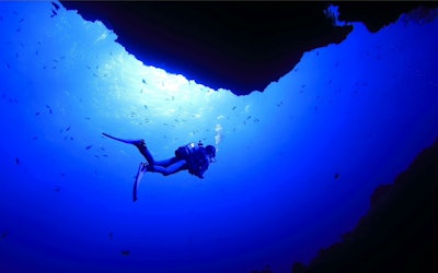 Scuba Diving and Other Things to Do on Okinawa's Miyako Island! Enjoy Beautiful, Maze-Like Sea Caves, Mystical Underwater Worlds, and Sandy Beaches!