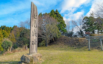 국내 굴지의 명성「七尾城(七尾城, Nanaojo)」은 「낙공불락의 천궁」으로 이름을 날렸다！그 유명 무장「上杉謙信(上杉謙信, Takeda Shingen)」이 고전을 면치 못한 七尾城의 비밀을 공개！