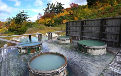 Enjoy Autumn Leaves and Hot Springs at Popular Sightseeing Spots in Japan's Tohoku Region! Heal in the Scenic Hot Springs of Hachimantai, a Place in Akita and Iwate Prefectures Loved by Many!