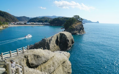 Dogashima, Shizuoka Prefecture, Is a Scenic Tourist Spot Formed by Ancient Eruptions. The Powerful Scenery of Its Steep Cliffs Makes It a Must-Visit Spot in Izu!